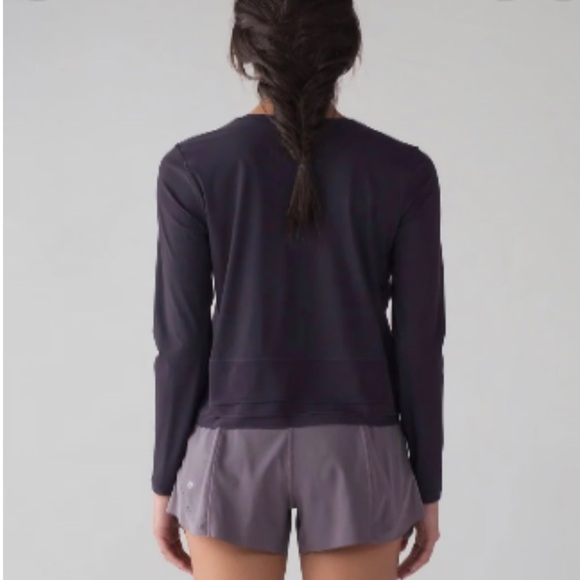 Lululemon 🍋 Relaxed Sole Training Long Sleeve Top Mesh Hem - Black - Picture 2 of 7